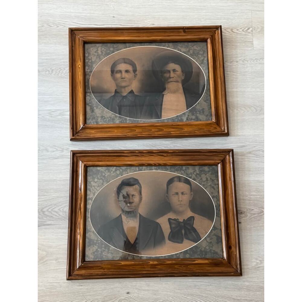 Large Pair of Antique Late 19th Century Wood Framed Family Portraits Wall Decor - Picture 4 of 5
